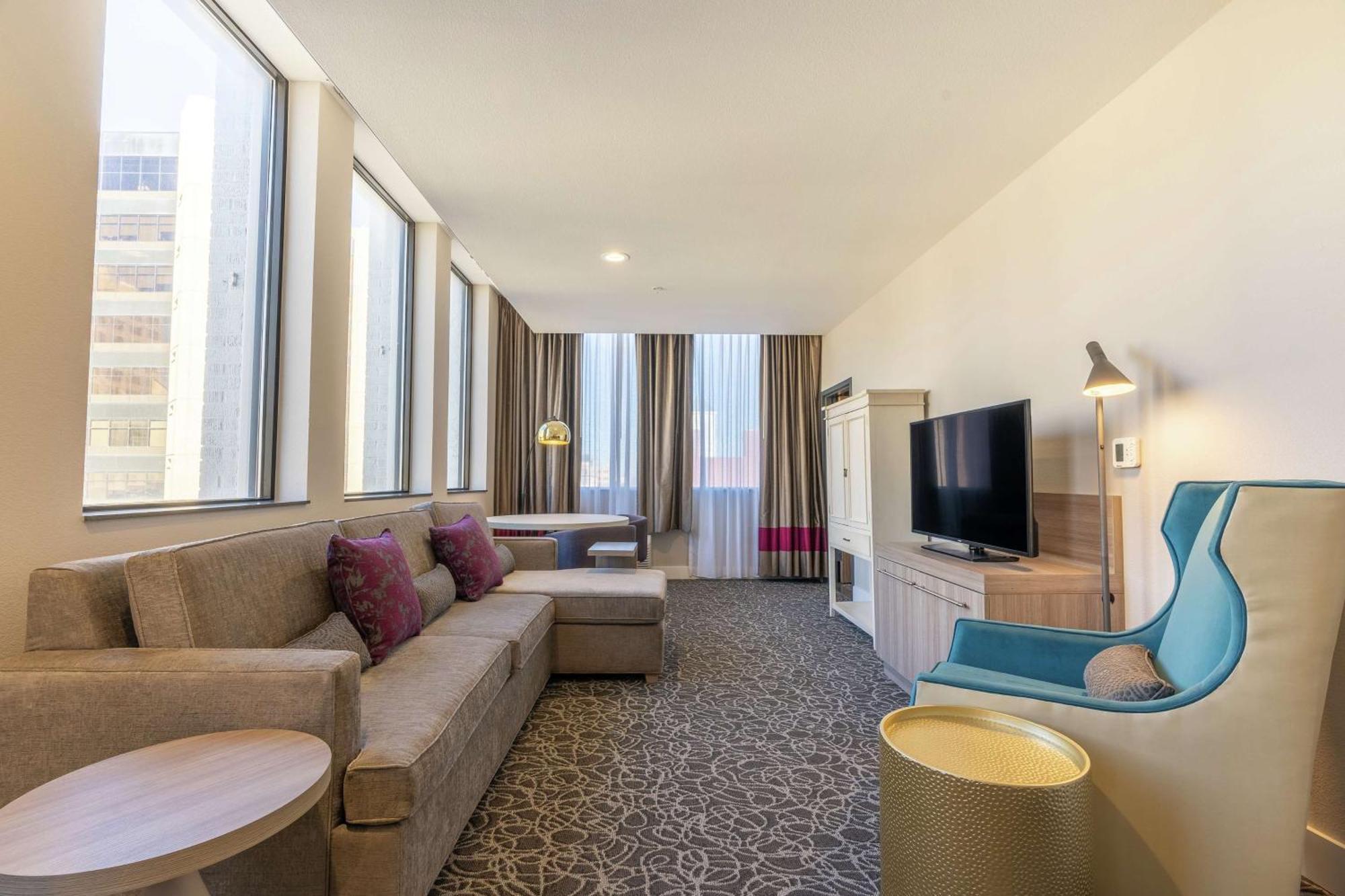 Hilton Garden Inn Wichita Downtown, Ks מראה חיצוני תמונה
