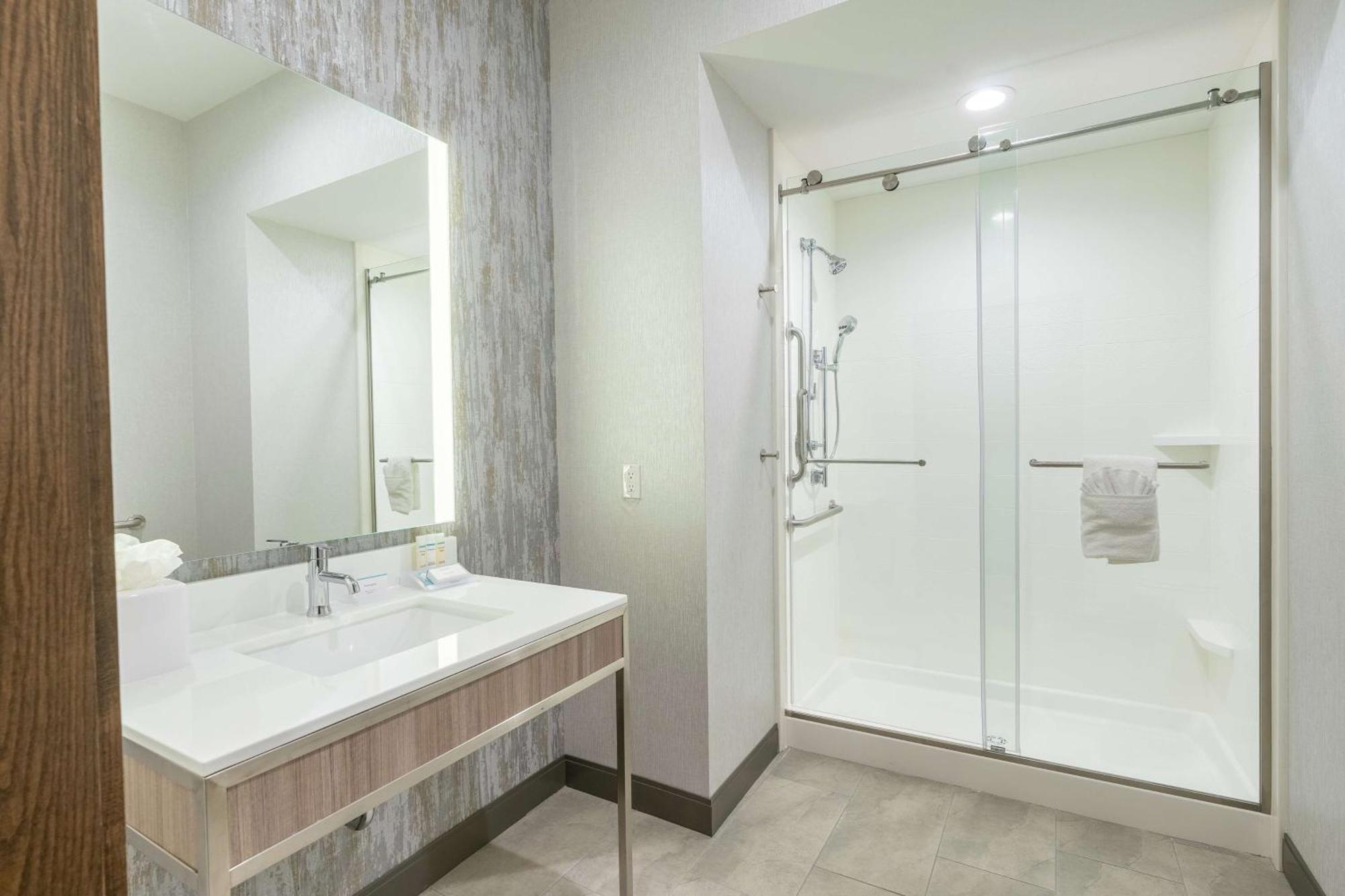 Hilton Garden Inn Wichita Downtown, Ks מראה חיצוני תמונה