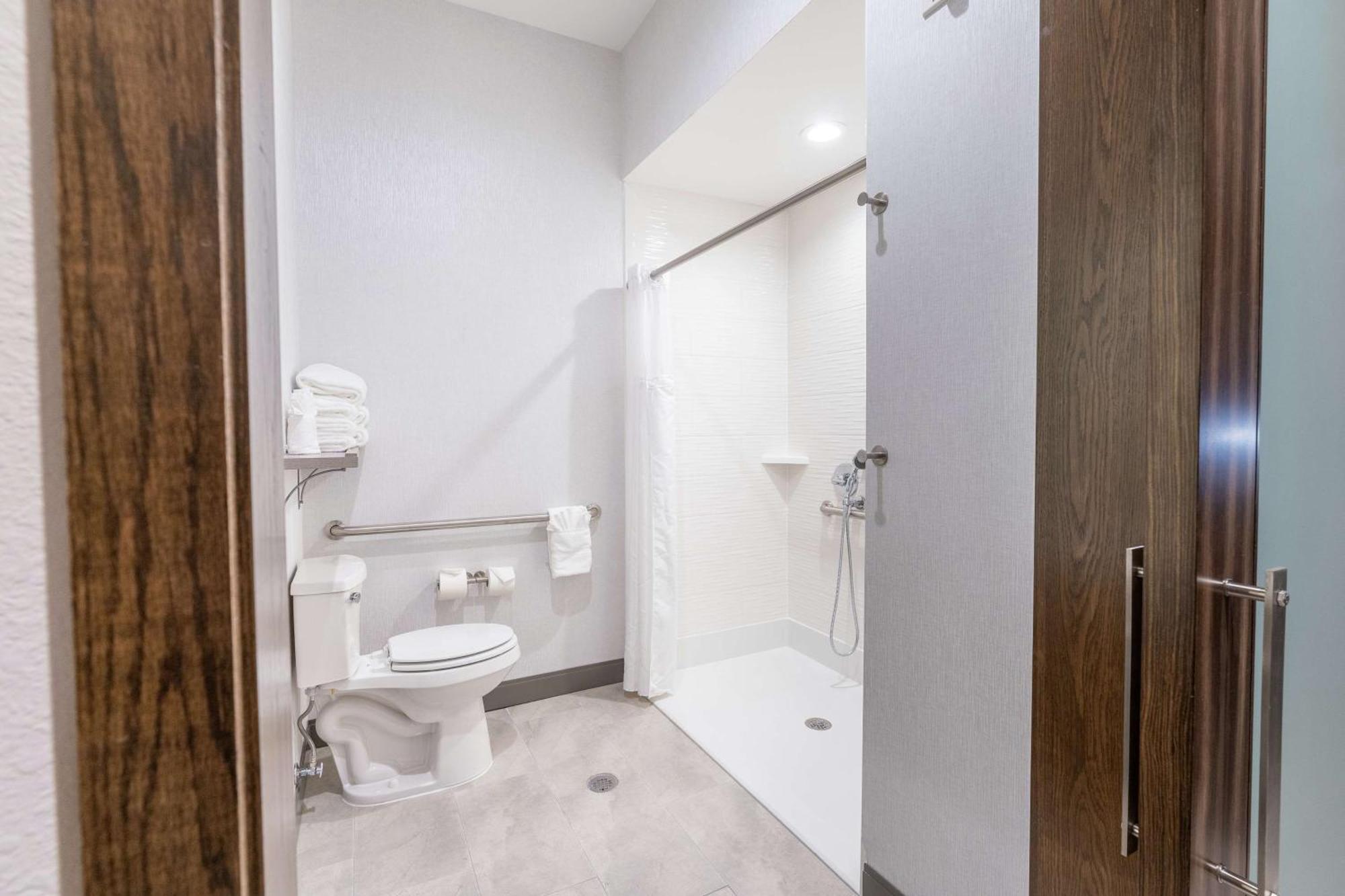 Hilton Garden Inn Wichita Downtown, Ks מראה חיצוני תמונה