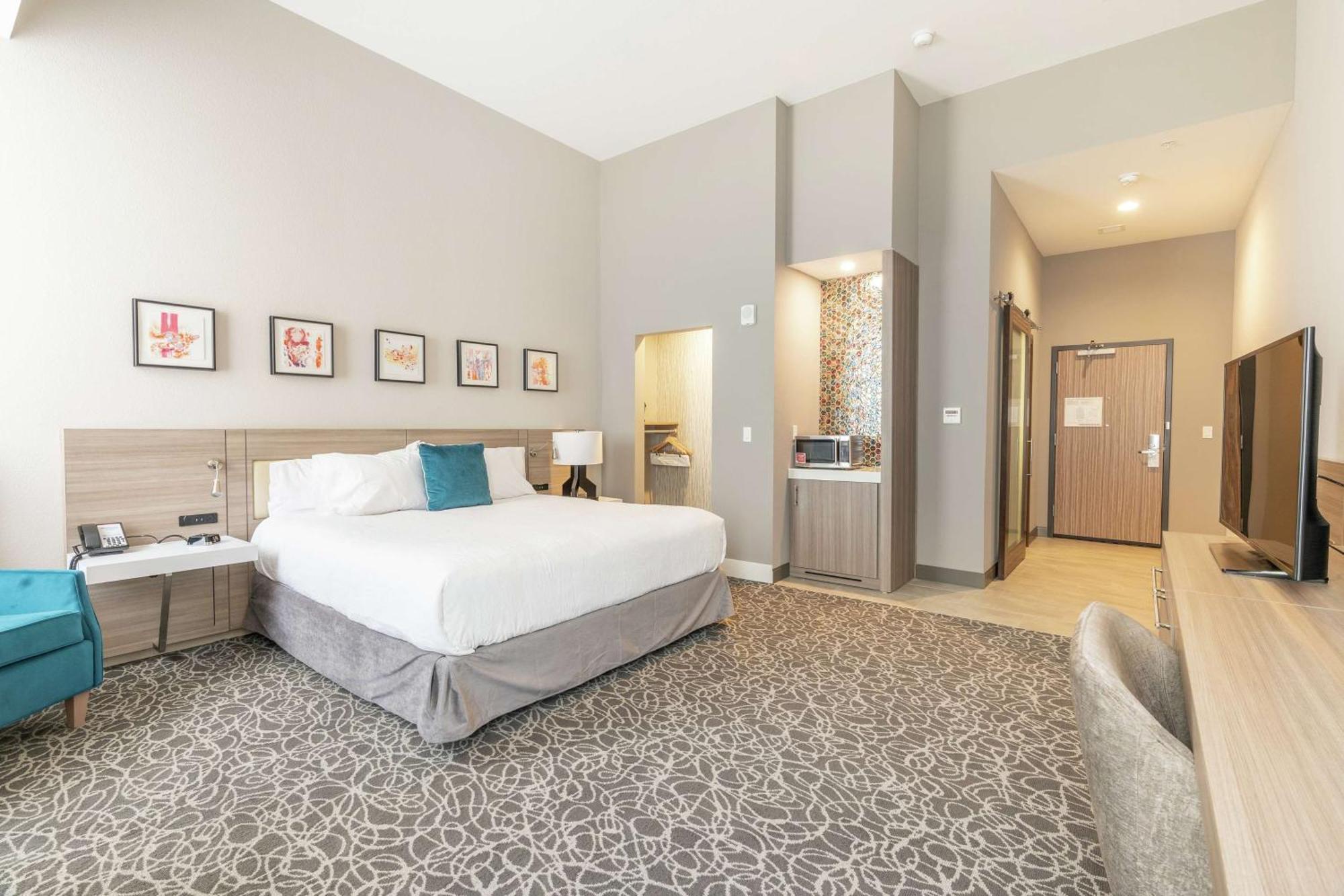Hilton Garden Inn Wichita Downtown, Ks מראה חיצוני תמונה