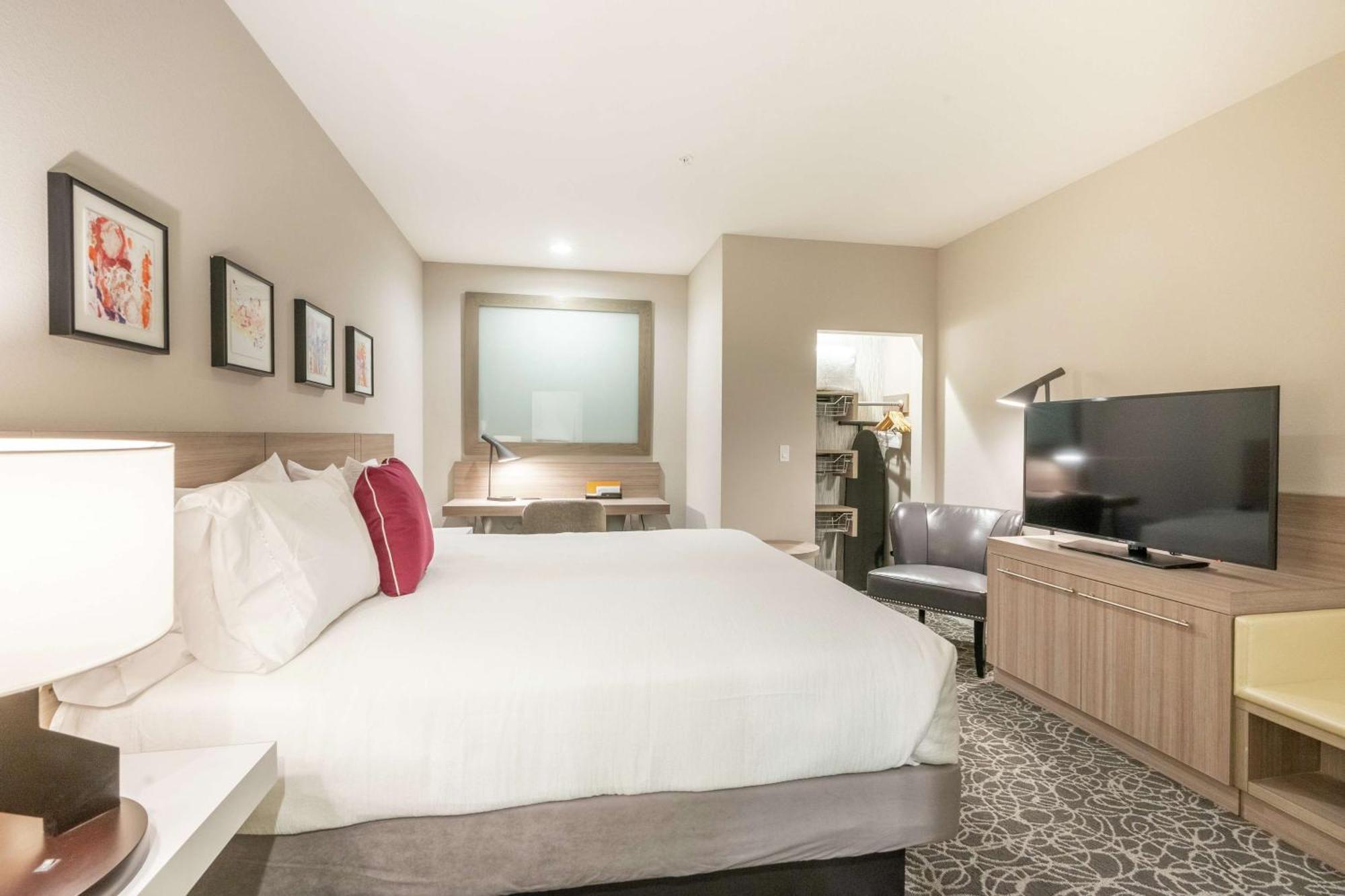 Hilton Garden Inn Wichita Downtown, Ks מראה חיצוני תמונה